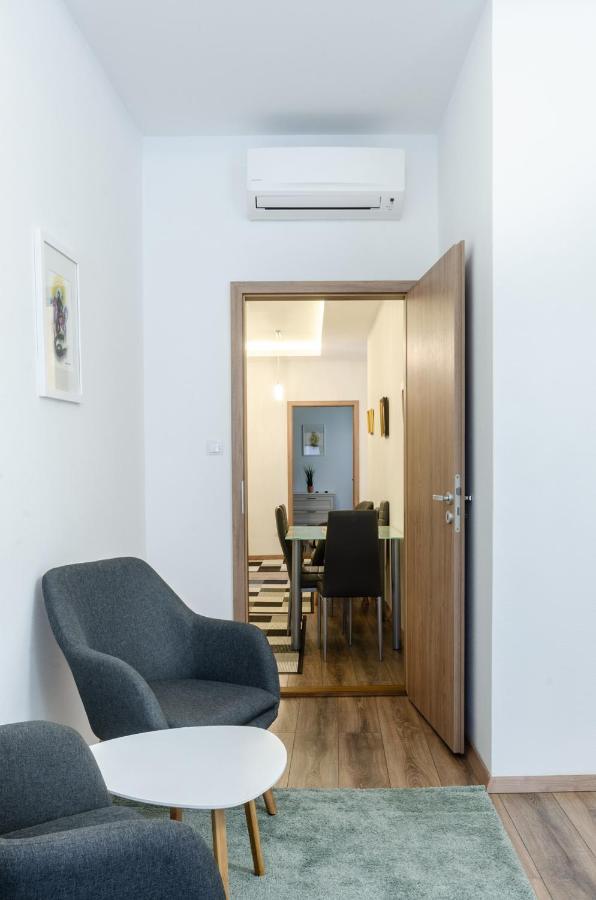 3 En Suit Bedroom Flat In The Main Centre For 6Ppl, 3Bdr,3Bthr,Ac Budapeste Exterior foto