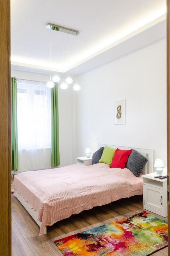 3 En Suit Bedroom Flat In The Main Centre For 6Ppl, 3Bdr,3Bthr,Ac Budapeste Exterior foto