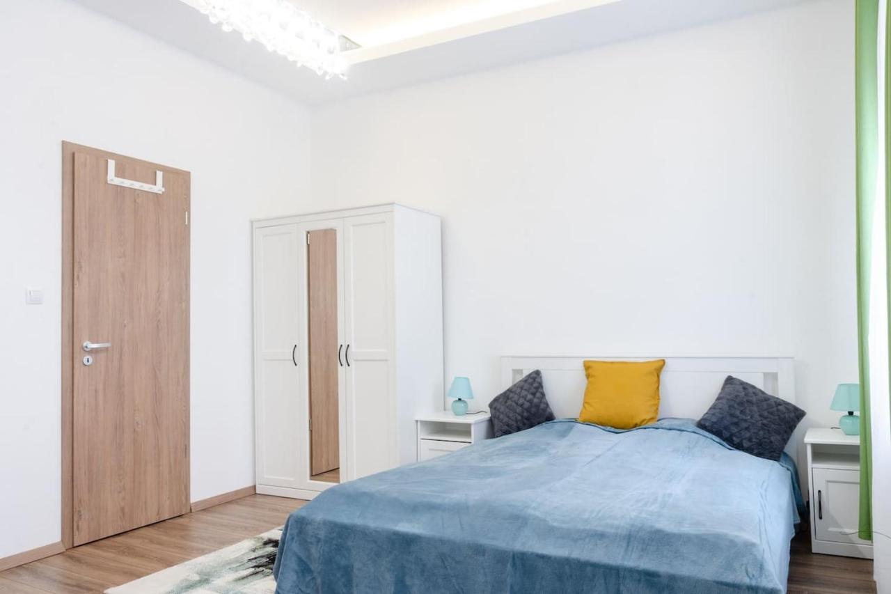 3 En Suit Bedroom Flat In The Main Centre For 6Ppl, 3Bdr,3Bthr,Ac Budapeste Exterior foto