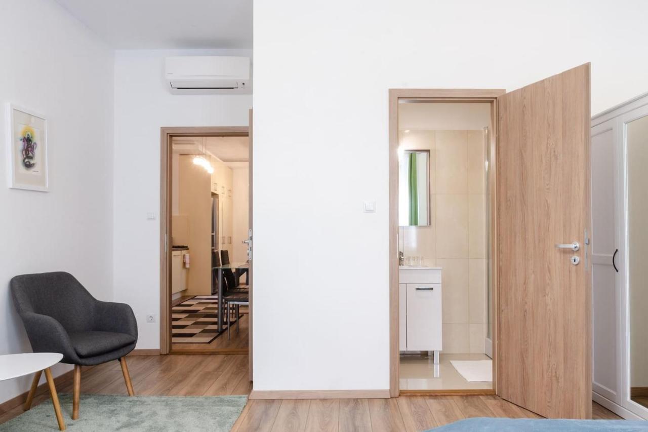 3 En Suit Bedroom Flat In The Main Centre For 6Ppl, 3Bdr,3Bthr,Ac Budapeste Exterior foto