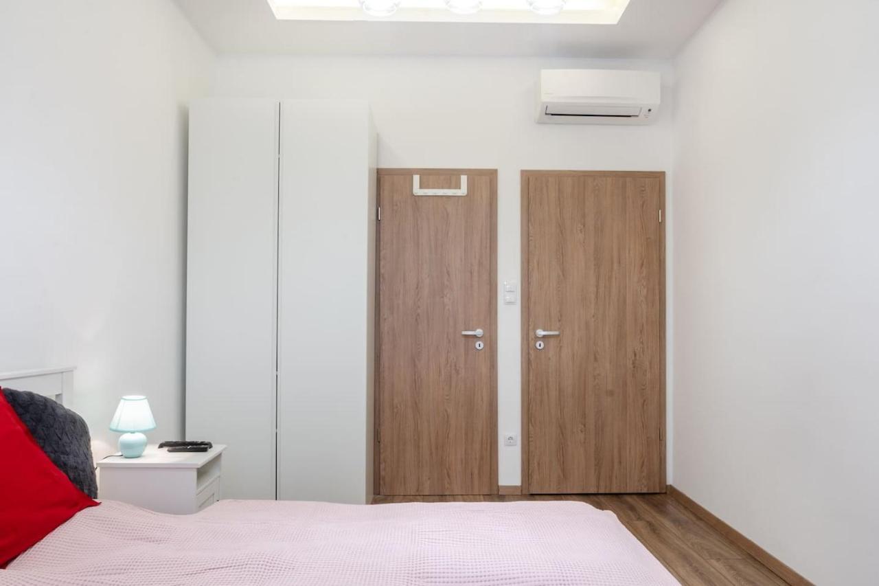 3 En Suit Bedroom Flat In The Main Centre For 6Ppl, 3Bdr,3Bthr,Ac Budapeste Exterior foto